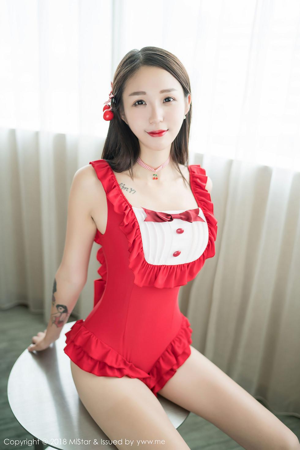 白沫私房红色连体睡衣+白色蕾丝内衣半脱绝美写真48P 5