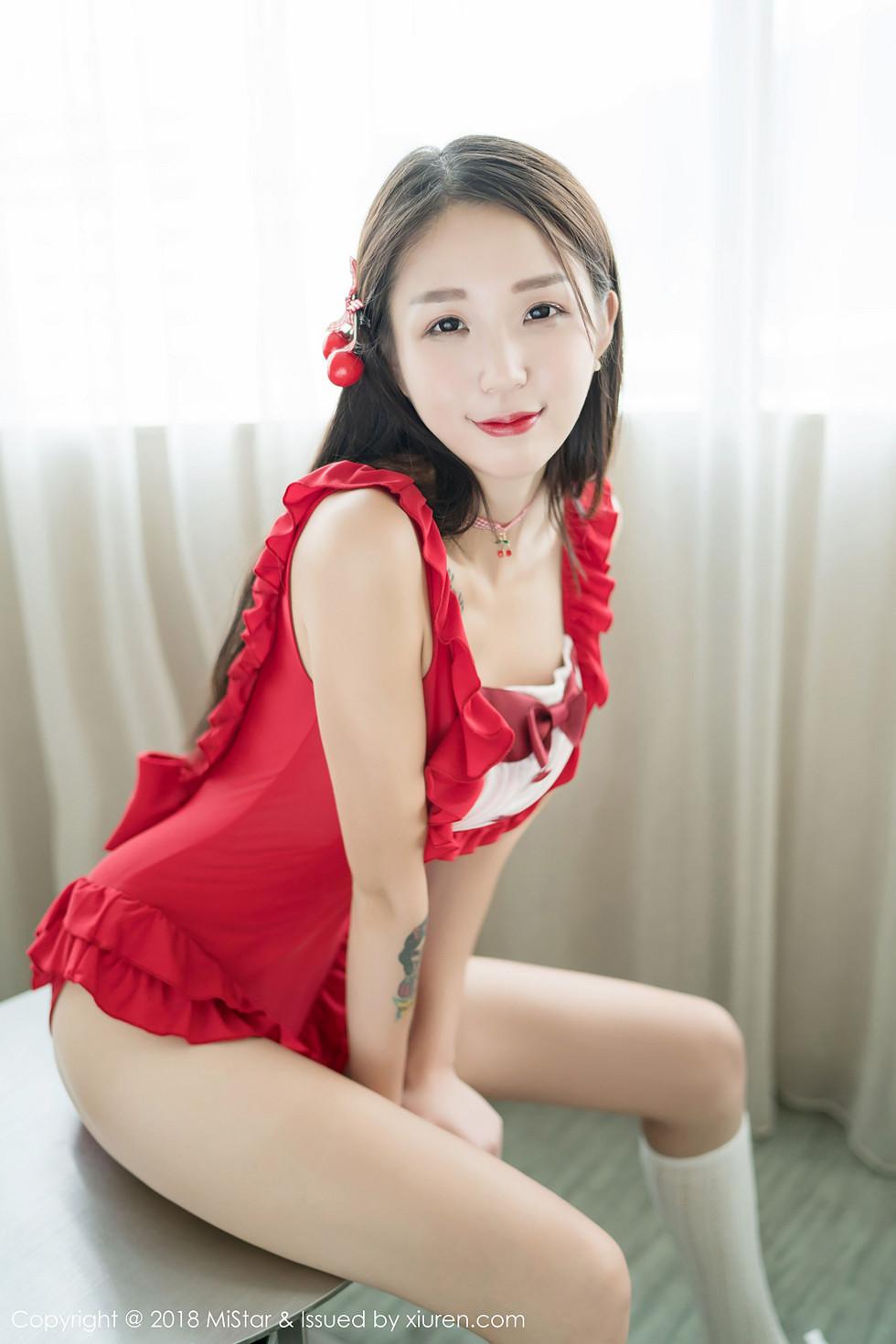 白沫私房红色连体睡衣+白色蕾丝内衣半脱绝美写真48P 6
