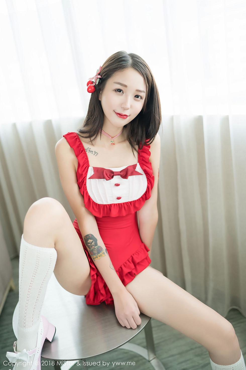 白沫私房红色连体睡衣+白色蕾丝内衣半脱绝美写真48P 8