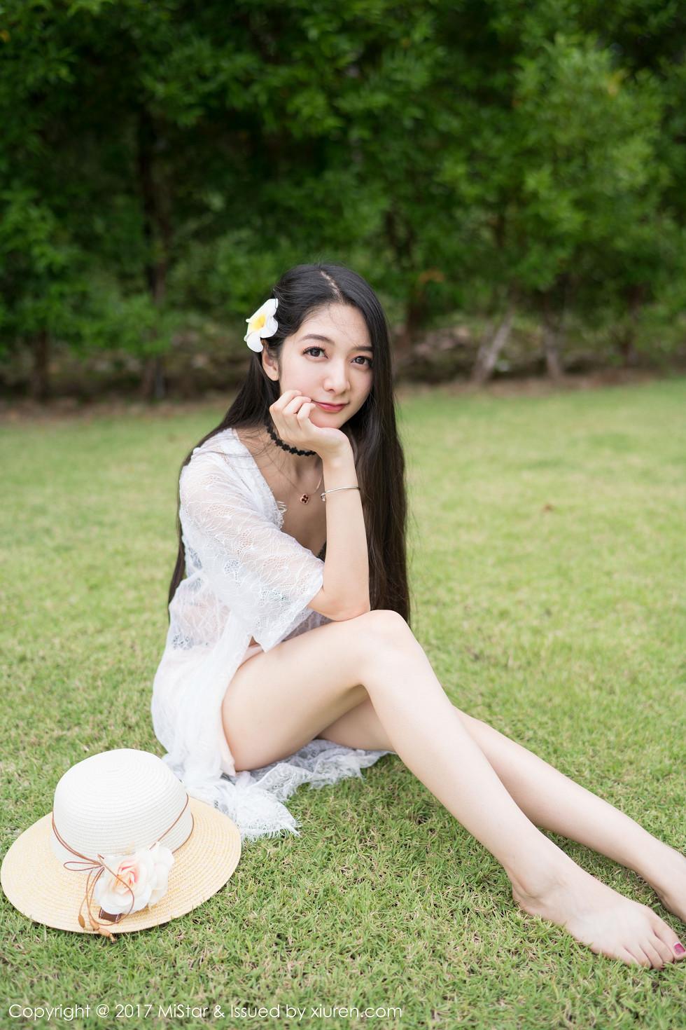 Xiao Reba Jami Travel Photoshoot Pink Lace Panties with Lace-Trimmed White Stockings Gorgeous Photo Set 50P 5