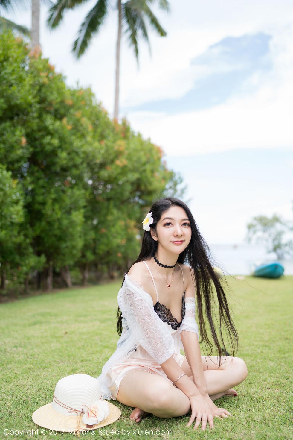 Xiao Reba Jami Travel Photoshoot Pink Lace Panties with Lace-Trimmed White Stockings Gorgeous Photo Set 50P 8