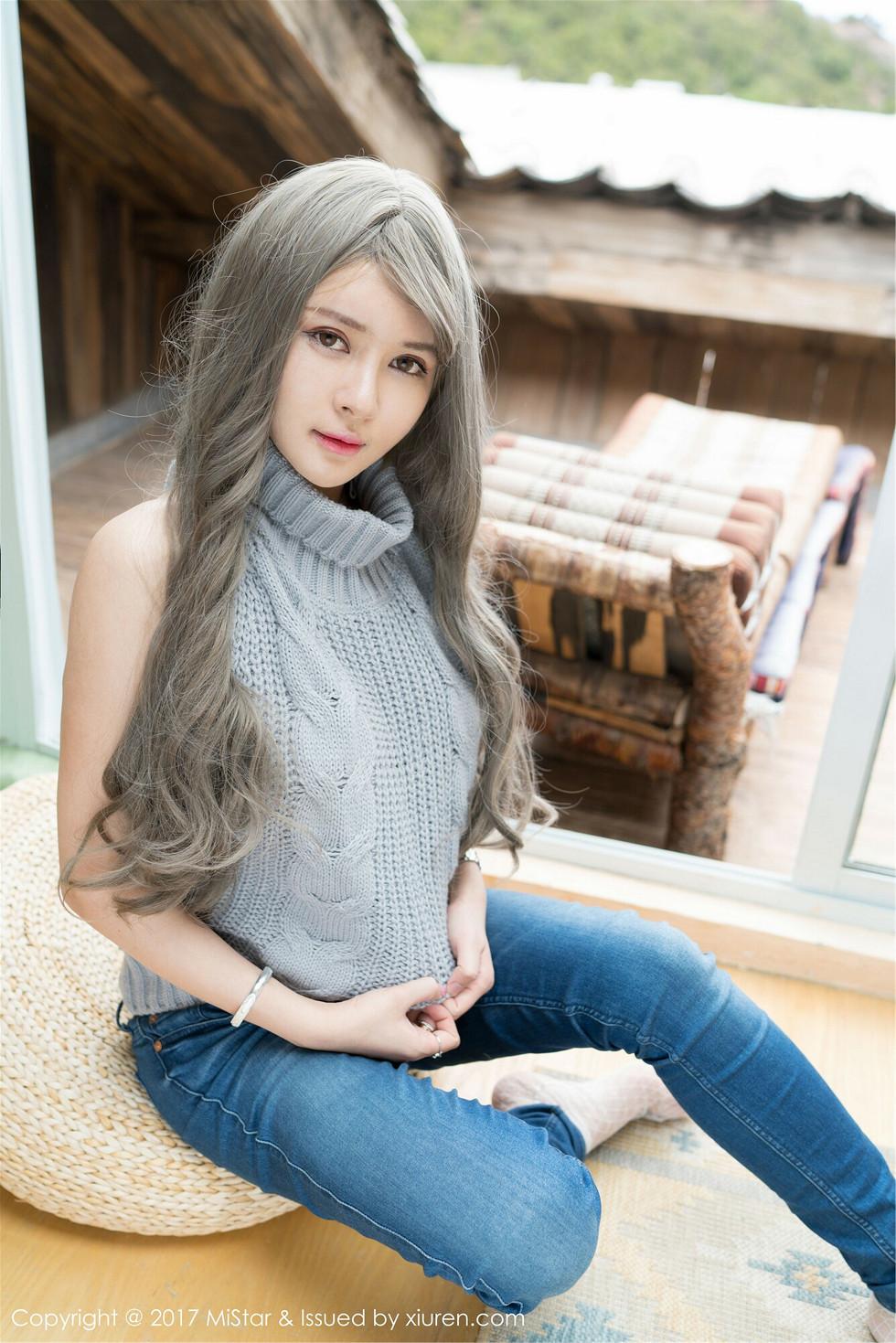 Sexy Kai Zhu BuiBui Lijiang Photoshoot Backless Sweater Side-Exposed Breasts Alluring Beautiful Photo Set 45P