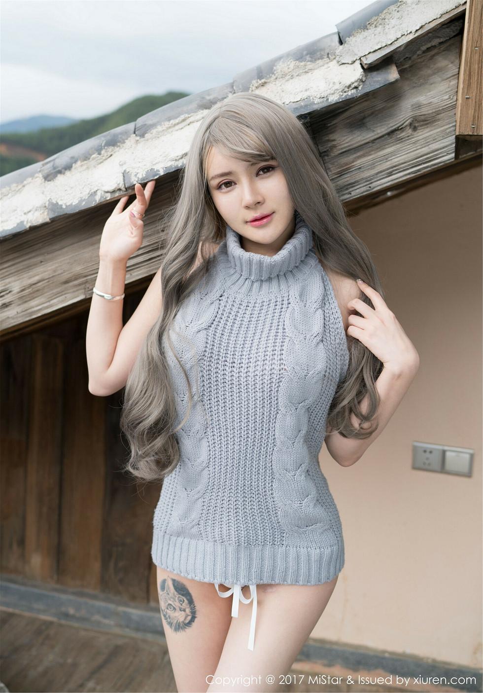 Sexy Kaizhu BuiBui Lijiang Travel Photoshoot Backless Sweater Side View Ample Breasts Alluring Gorgeous Pictorial 45P 4