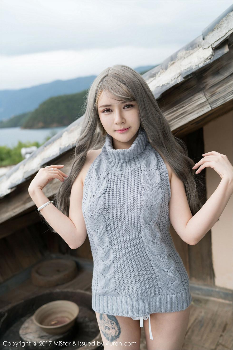 Sexy Kaizhu BuiBui Lijiang Travel Photoshoot Backless Sweater Side View Ample Breasts Alluring Gorgeous Pictorial 45P 5
