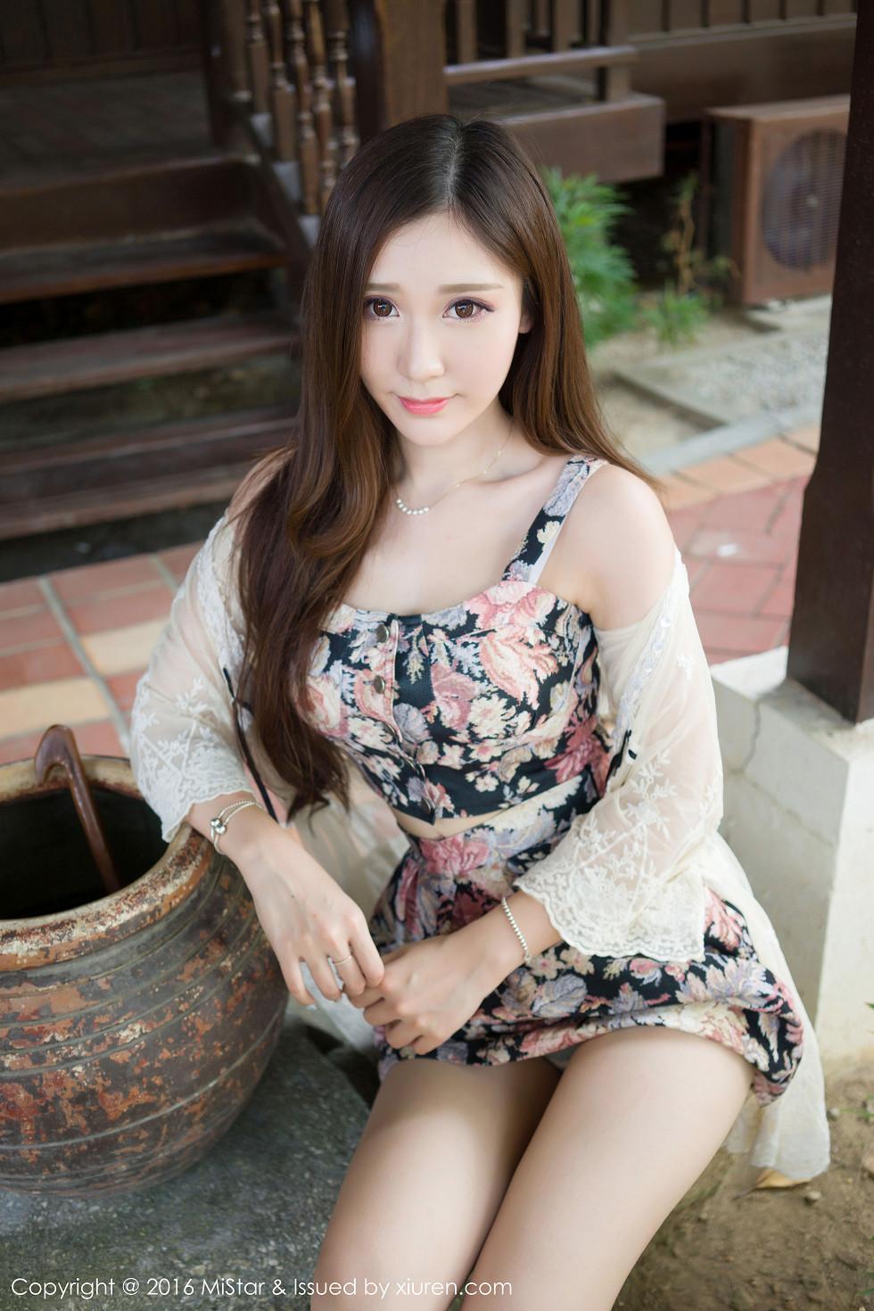 Elegant, Cute, Naturally Beautiful Photoshoot Collection (40 Pages) 3