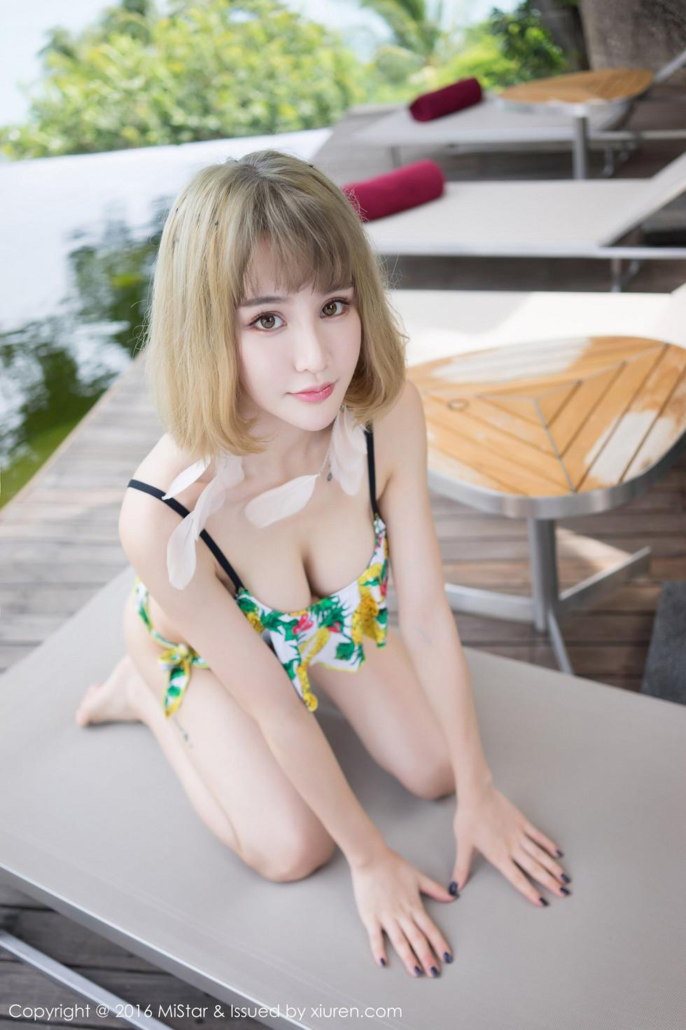 Cheryl Qingshu Smuha Island Travel Shoot: Floral Bikini Show & Perfect Figure Photoshoot 45P