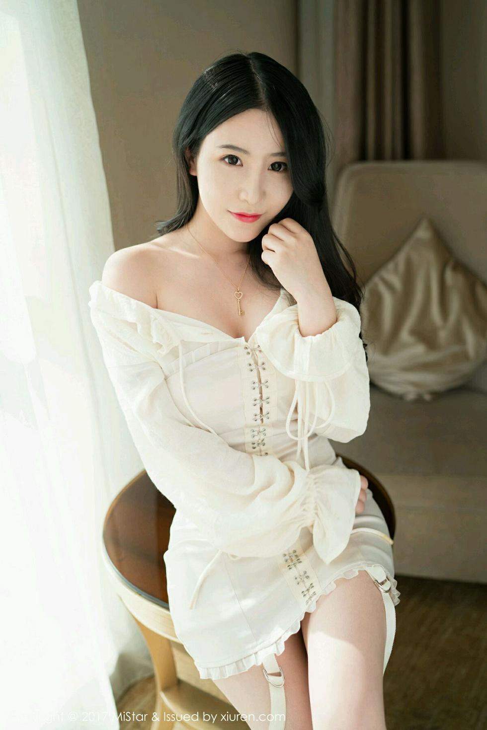 谢芷馨Sindy性感私房内衣半露酥胸撩人绝美写真40P 2