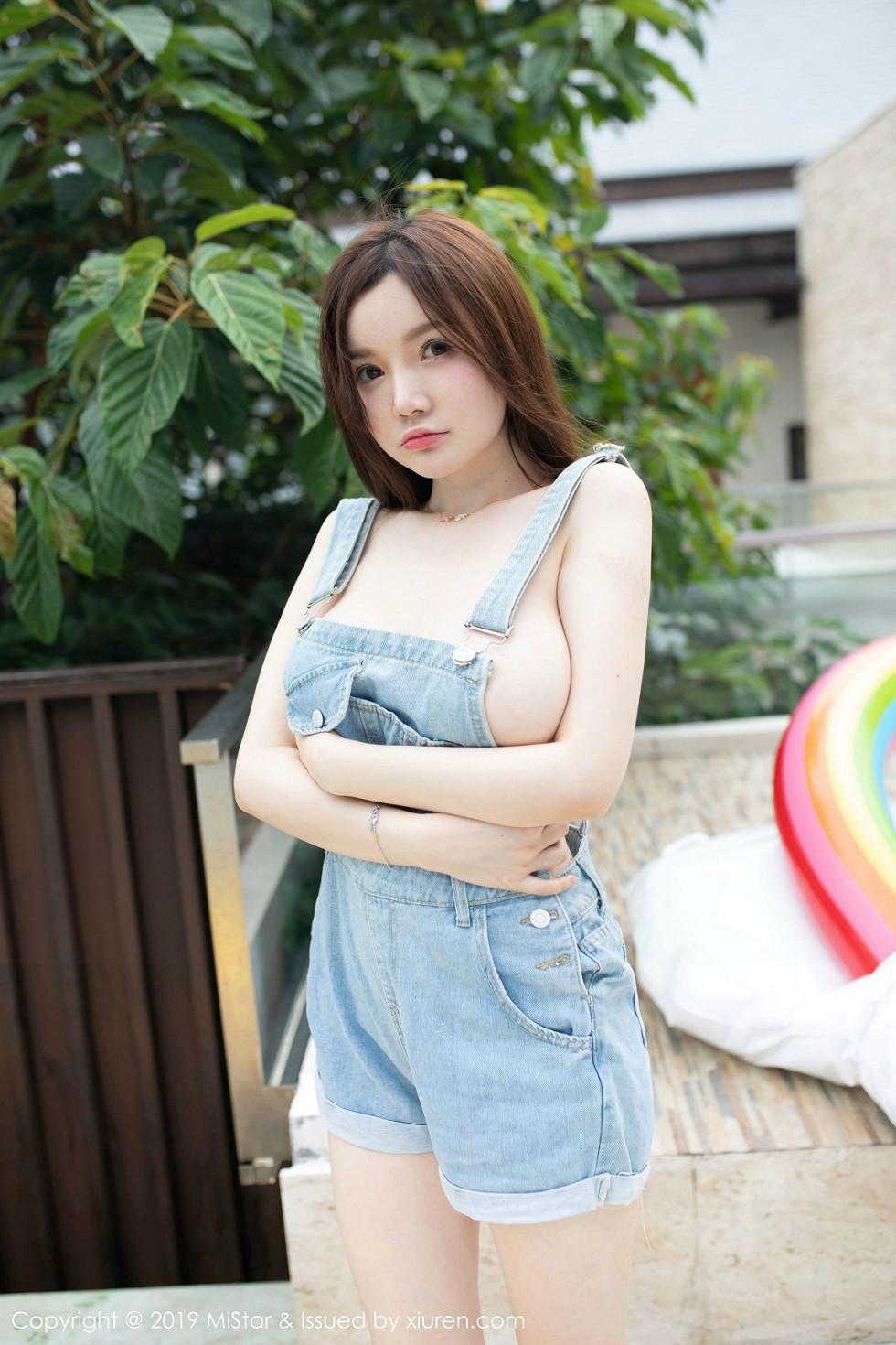 糯美子Mini泰国旅拍真空吊带牛仔裙半露豪乳绝美写真54P 5