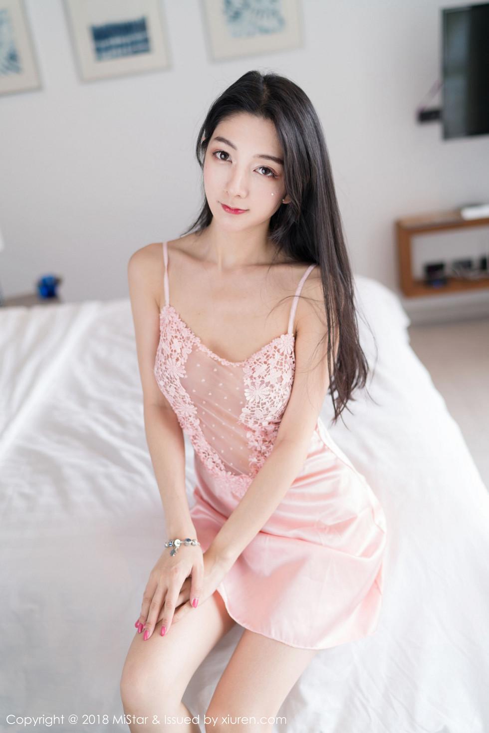 Angela小热巴普吉岛旅拍粉红透视裙配蕾丝内裤绝美写真40P