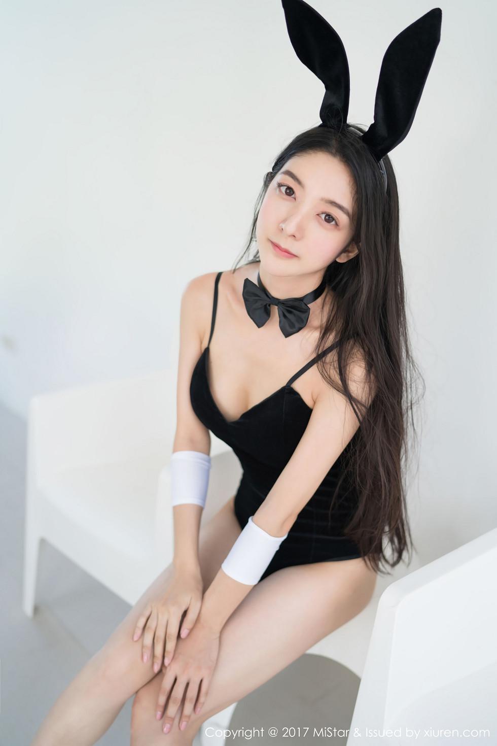小热巴甲米旅拍性感兔女郎连体泳装秀完美身材写真41P 2