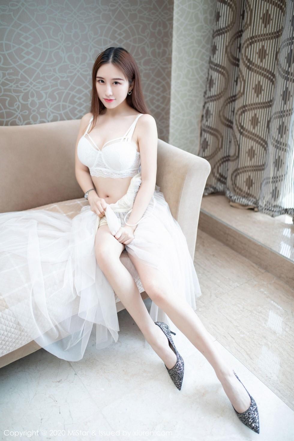 月音瞳私房白色薄纱吊裙半脱内衣露火辣身材绝美写真40P 8